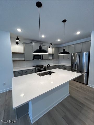 104 Willow Way, Elyria, OH 44035