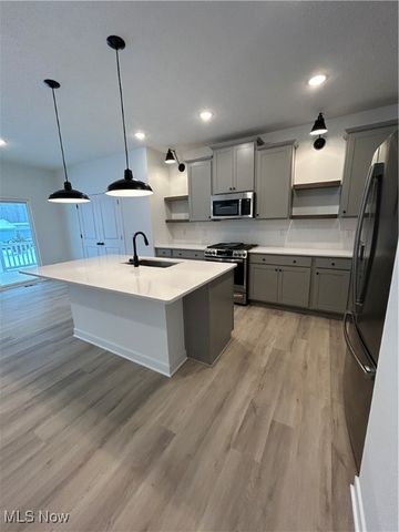 104 Willow Way, Elyria, OH 44035