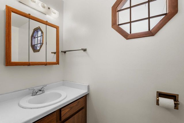 1736 Knoll Crest DRIVE, Sheboygan, WI 53081