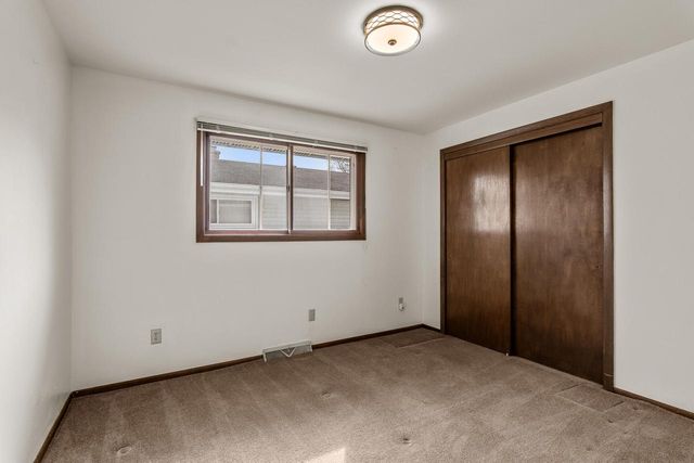 1736 Knoll Crest DRIVE, Sheboygan, WI 53081