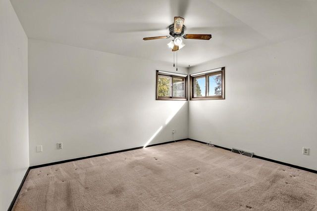 1736 Knoll Crest DRIVE, Sheboygan, WI 53081