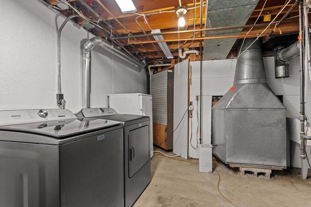 1736 Knoll Crest DRIVE, Sheboygan, WI 53081