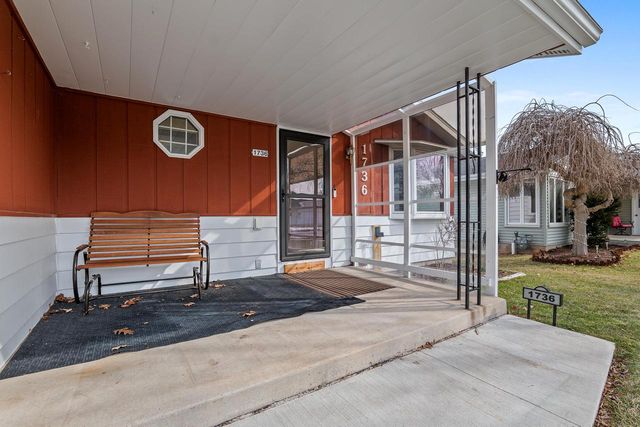 1736 Knoll Crest DRIVE, Sheboygan, WI 53081