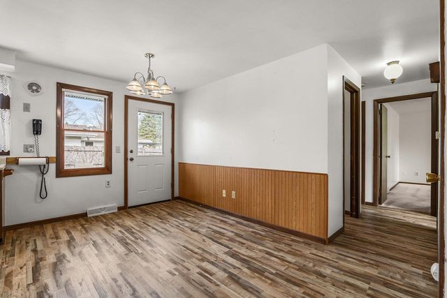 1736 Knoll Crest DRIVE, Sheboygan, WI 53081