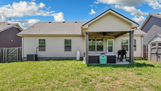 1485 Coronado Dr, Clarksville, TN 37042