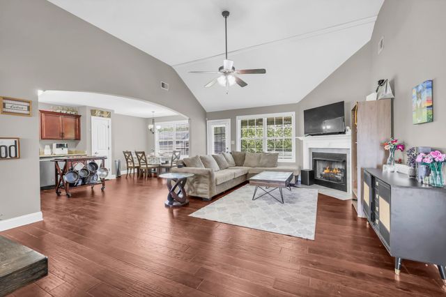 1485 Coronado Dr, Clarksville, TN 37042