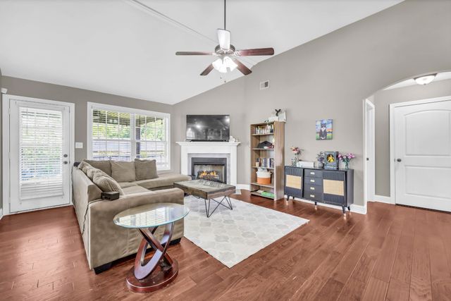 1485 Coronado Dr, Clarksville, TN 37042