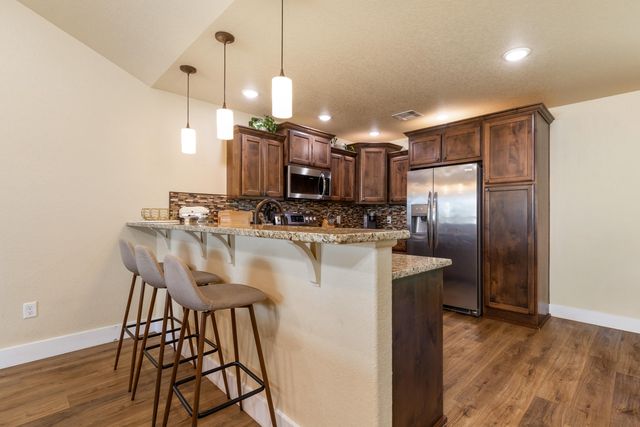 1031 Village Drive, Grove, OK 74344
