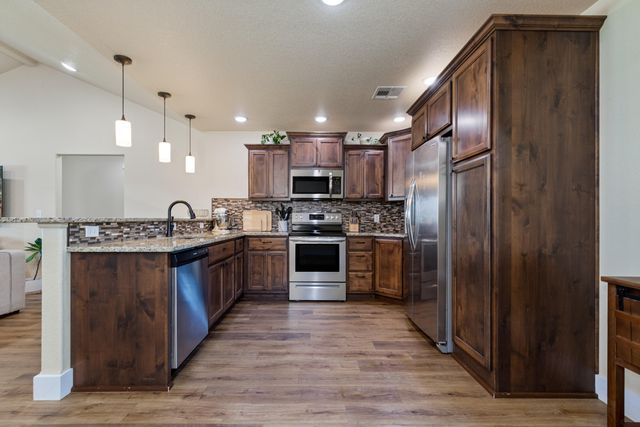 1031 Village Drive, Grove, OK 74344