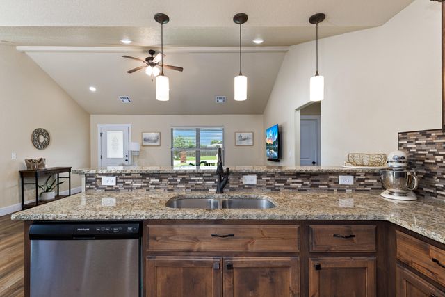 1031 Village Drive, Grove, OK 74344