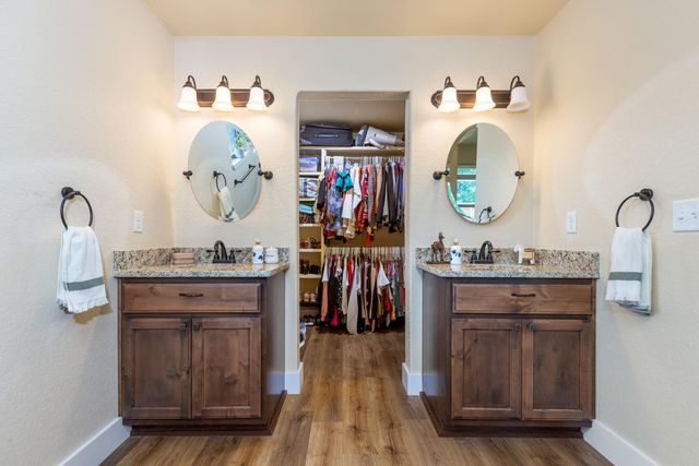 1031 Village Drive, Grove, OK 74344