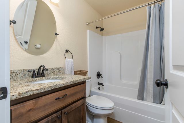 1031 Village Drive, Grove, OK 74344