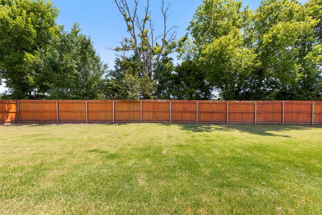 1031 Village Drive, Grove, OK 74344