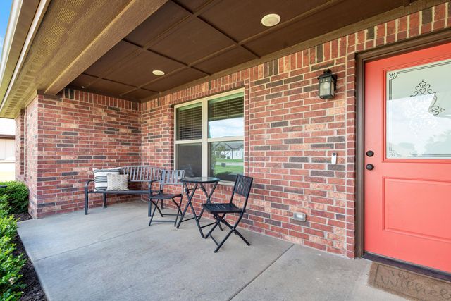 1031 Village Drive, Grove, OK 74344