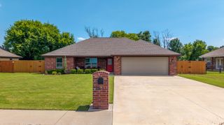 1031 Village Drive, Grove, OK 74344