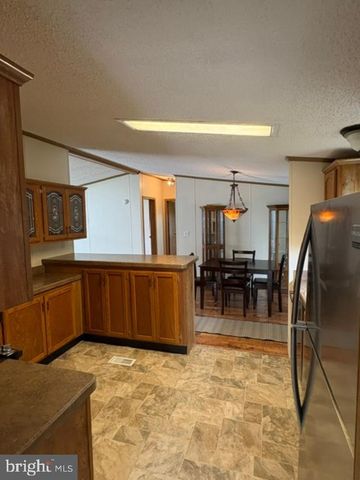 48 JEFFREY RD, Gordonville, PA 17529