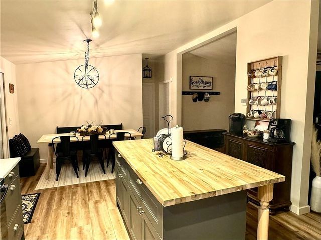 470 E 2200 Road, Eudora, KS 66025