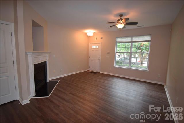 1077 Woodglen Lane, Matthews, NC 28104