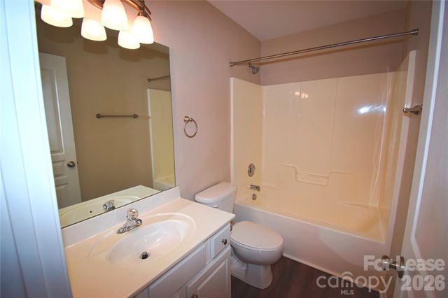 1077 Woodglen Lane, Matthews, NC 28104
