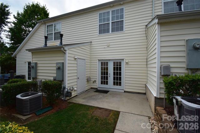 1077 Woodglen Lane, Matthews, NC 28104