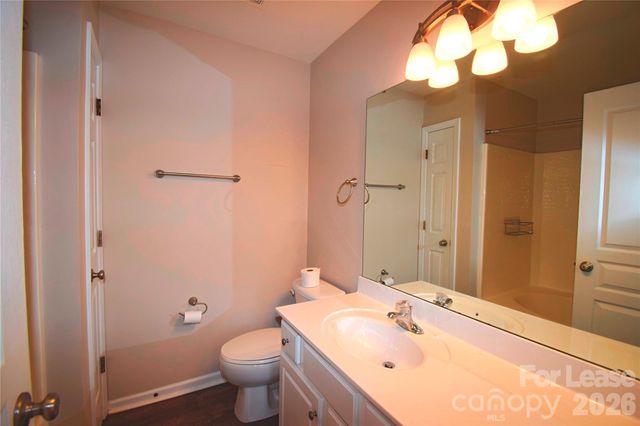 1077 Woodglen Lane, Matthews, NC 28104