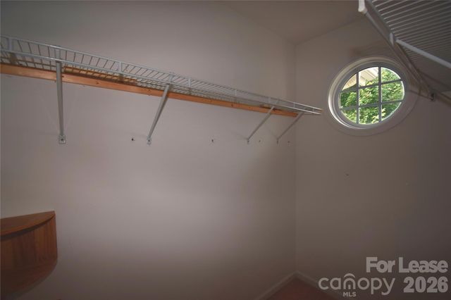 1077 Woodglen Lane, Matthews, NC 28104
