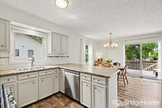 153 Suncrest Court SW, Grandville, MI 49418