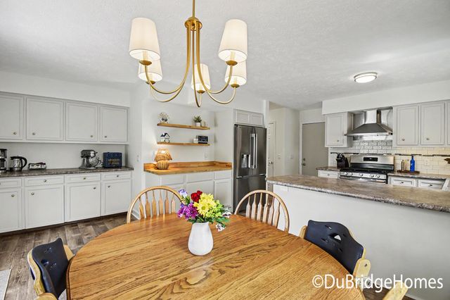 153 Suncrest Court SW, Grandville, MI 49418