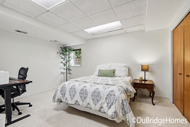 153 Suncrest Court SW, Grandville, MI 49418