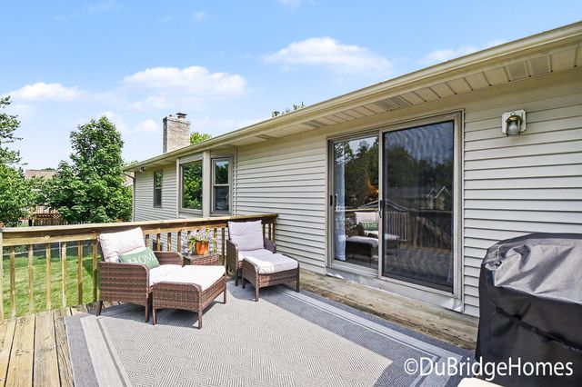153 Suncrest Court SW, Grandville, MI 49418