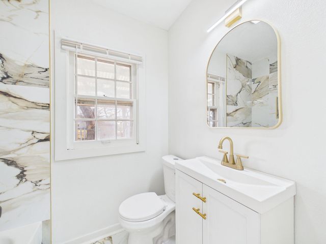 333 N Millwood St, Wichita, KS 67203