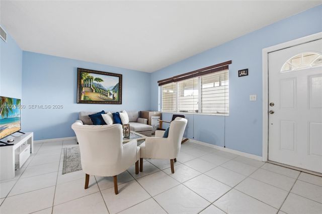 1450 NE 170th St 209, North Miami Beach, FL 33162