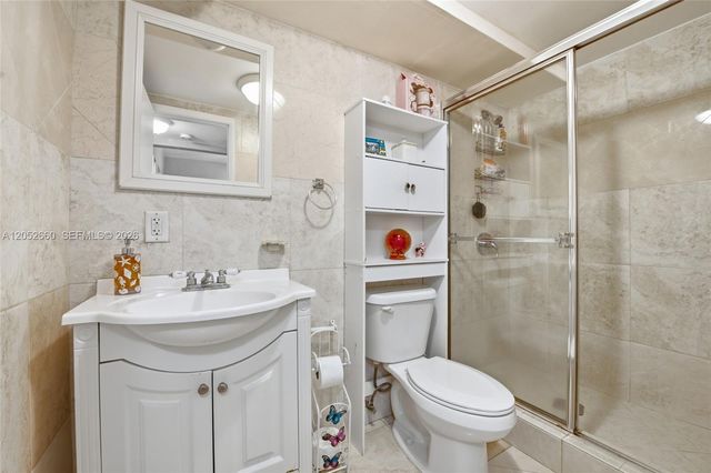 1450 NE 170th St 209, North Miami Beach, FL 33162