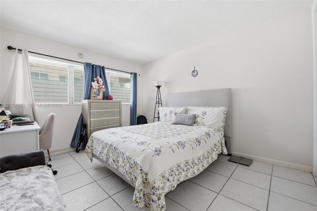1450 NE 170th St 209, North Miami Beach, FL 33162