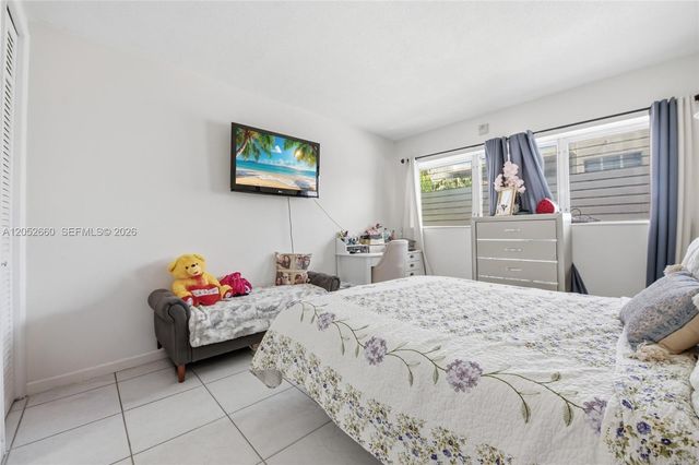 1450 NE 170th St 209, North Miami Beach, FL 33162