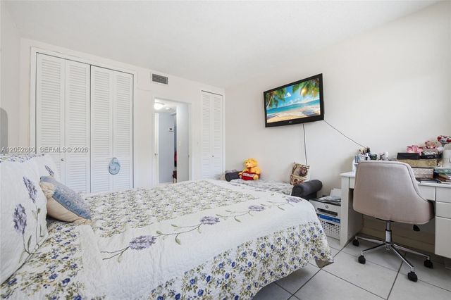 1450 NE 170th St 209, North Miami Beach, FL 33162