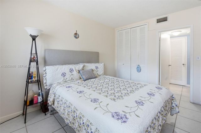 1450 NE 170th St 209, North Miami Beach, FL 33162
