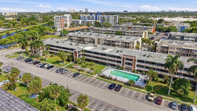1450 NE 170th St 209, North Miami Beach, FL 33162