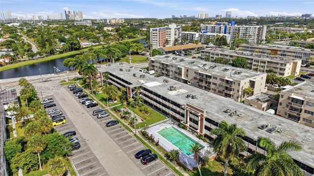 1450 NE 170th St 209, North Miami Beach, FL 33162