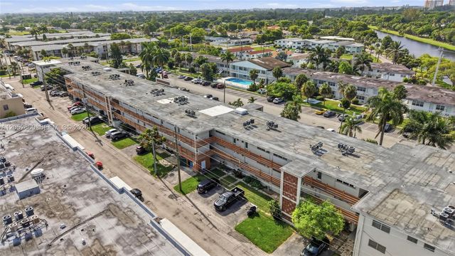 1450 NE 170th St 209, North Miami Beach, FL 33162
