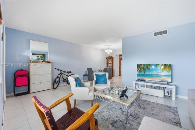 1450 NE 170th St 209, North Miami Beach, FL 33162