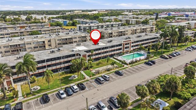 1450 NE 170th St 209, North Miami Beach, FL 33162
