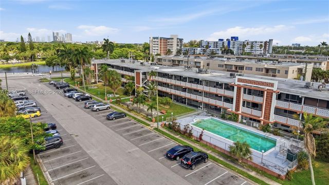 1450 NE 170th St 209, North Miami Beach, FL 33162