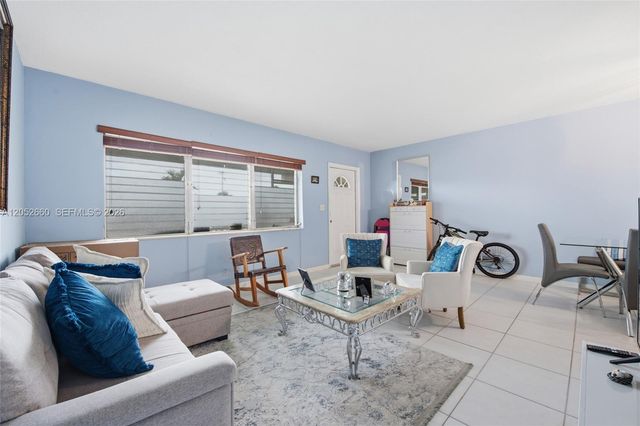 1450 NE 170th St 209, North Miami Beach, FL 33162