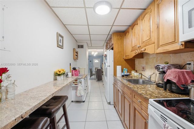 1450 NE 170th St 209, North Miami Beach, FL 33162