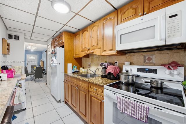 1450 NE 170th St 209, North Miami Beach, FL 33162
