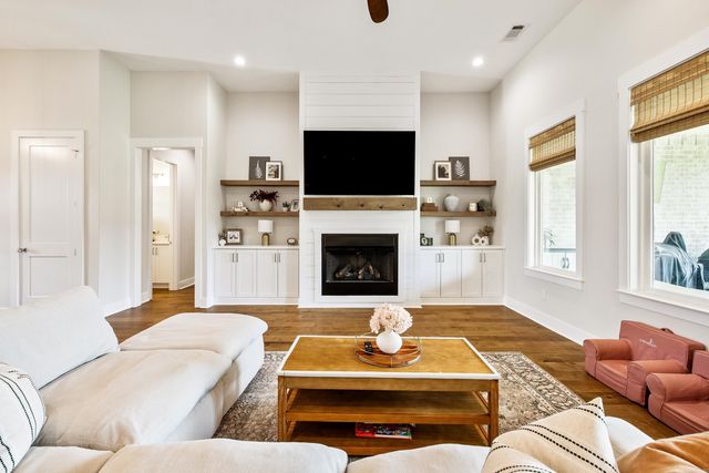 3016 Vincintage Cove, Alexander, AR 72002
