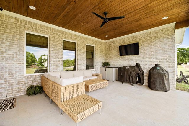 3016 Vincintage Cove, Alexander, AR 72002