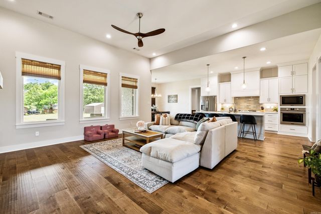 3016 Vincintage Cove, Alexander, AR 72002