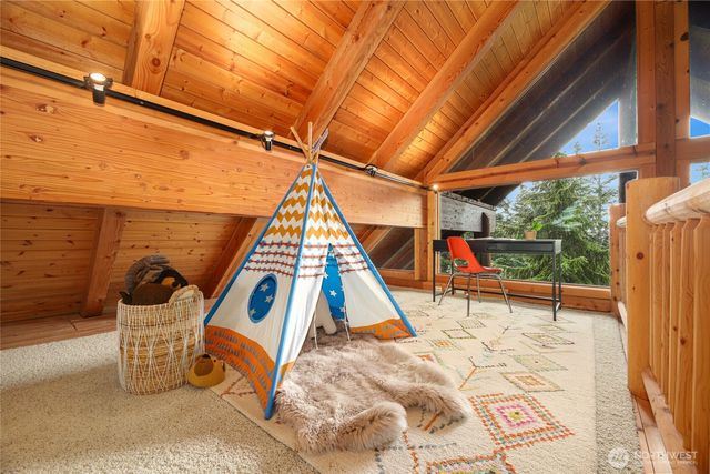 10 Summit Way, Snoqualmie Pass, WA 98068